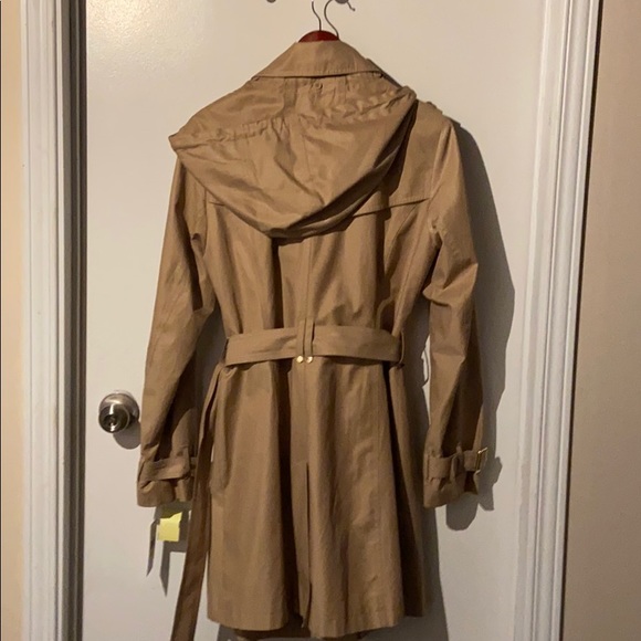 Michael Kor’s tan Trench Coat - Picture 6 of 8